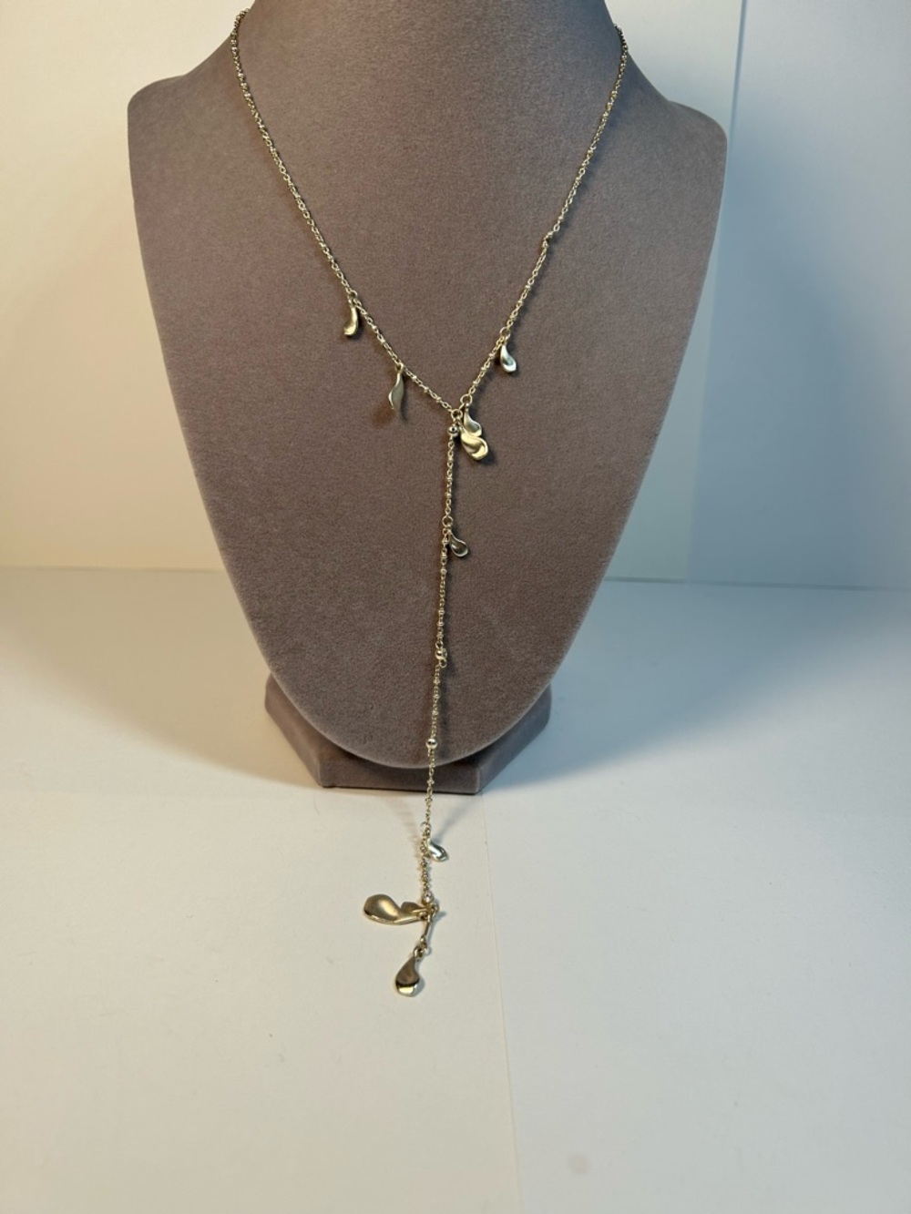 NWT Kendra Scott Quincy Y Lariat Gold tone necklace